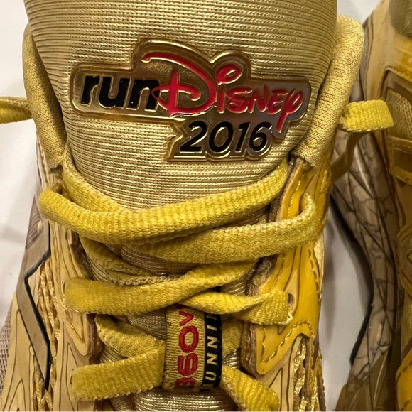 RUN DISNEY New Balance Run Disney 2026 ladies size 12 - Picture 2 of 15